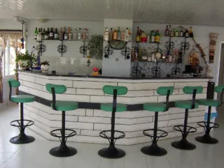 Akçay Merkezde 22 Odalı 60 Kişi Kapasiteli Faal Durumda Otel