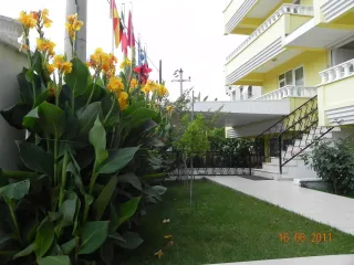 Akçay Merkezde 22 Odalı 60 Kişi Kapasiteli Faal Durumda Otel