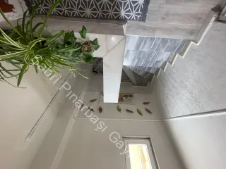 SABRİ PINARBAŞI'dan AKÇAY MERKEZ'de SATILIK MASRAFSIZ DUBLEKS DAİRE