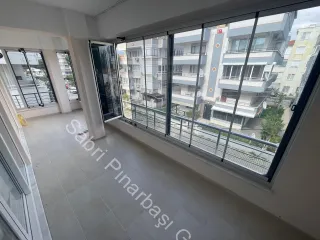 SABRİ PINARBAŞI 'dan AKÇAY MERKEZ'de SATILIK 2+1 GENİŞ KULLANIMLI DAİRE
