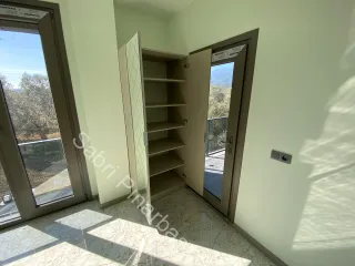 SABRİ PINARBAŞI'dan ZEYTİNLİ'de SATILIK SIFIR 4+1 LÜKS VİLLA