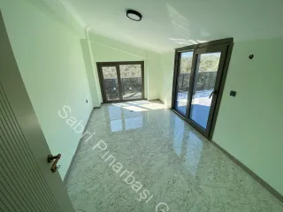 SABRİ PINARBAŞI'dan ZEYTİNLİ'de SATILIK SIFIR 4+1 LÜKS VİLLA
