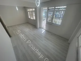 SABRİ PINARBAŞI'dan AKÇAY MERKEZ'de SATILIK GİRİŞ KAT 2+1 DAİRE