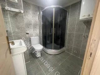 SABRİ PINARBAŞI'dan AKÇAY MERKEZ'de SATILIK GİRİŞ KAT 2+1 DAİRE