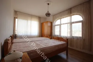 SABRİ PINARBAŞI'dan KIZILKEÇİLİ'de SATILIK 1400m2 ARSA İÇİNDE MÜSTAKİL EV
