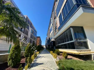 SABRİ PINARBAŞI'dan HAVUZLU SİTE İÇİNDE SATILIK 2+1 DAİRE