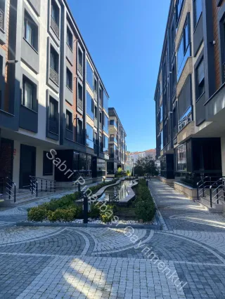 SABRİ PINARBAŞI'dan HAVUZLU SİTE İÇİNDE SATILIK 2+1 DAİRE