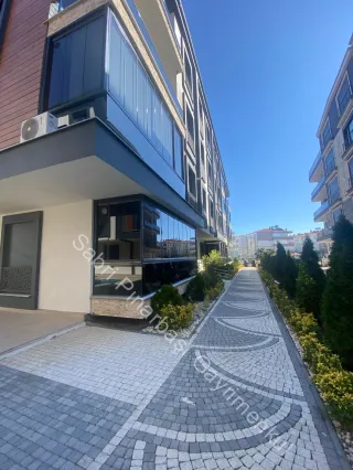 SABRİ PINARBAŞI'dan HAVUZLU SİTE İÇİNDE SATILIK 2+1 DAİRE