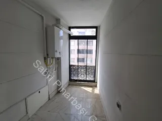 SABRİ PINARBAŞI'dan EDREMİT'te SATILIK 4 YILLIK 2+1 DAİRE