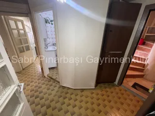 SABRİ PINARBAŞI'dan AKÇAY ÇARŞI'da SATILIK 2+1 DAİRE