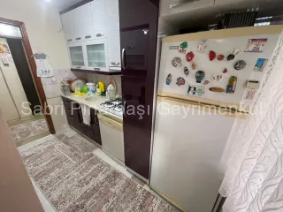 SABRİ PINARBAŞI'dan ALTINOLUK MERKEZ'de SATILIK KALORİFERLİ ARAKAT 2+1 DAİRE