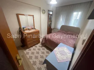 SABRİ PINARBAŞI'dan ALTINOLUK MERKEZ'de SATILIK KALORİFERLİ ARAKAT 2+1 DAİRE