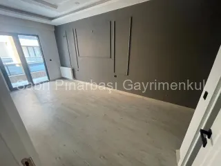 KADIKÖY'de ULTRA LÜKS SİTE İÇİNDE SATILIK 3+1 GENİŞ DAİRE