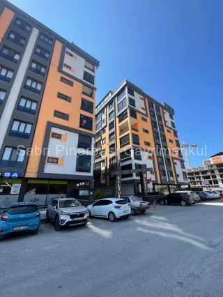 KADIKÖY'de ULTRA LÜKS SİTE İÇİNDE SATILIK 3+1 GENİŞ DAİRE