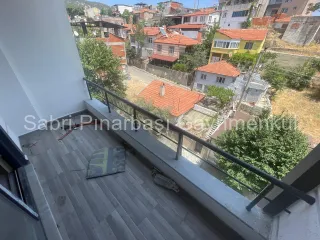 SABRİ PINARBAŞI'dan EDREMİT'te SATILIK ARAKAT ÖNCEPHE 1+1 DAİRE
