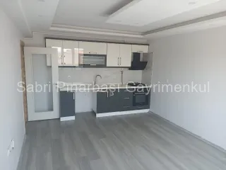 SABRİ PINARBAŞI'dan EDREMİT'te SATILIK FIRSAT 1+1 DAİRE