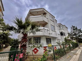 SABRİ PINARBAŞI 'dan AKÇAY'da SATILIK 3+1 YÜKSEK GİRİŞ DAİRE