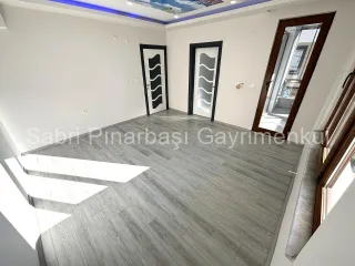 SABRİ PINARBAŞI'daN ALTINKUM'da SATILIK YÜKSEK GİRİŞ ÖNCEPHE 2+1 DAİRE