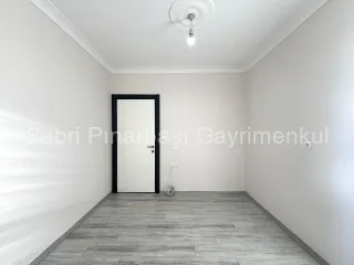 SABRİ PINARBAŞI'daN ALTINKUM'da SATILIK YÜKSEK GİRİŞ ÖNCEPHE 2+1 DAİRE
