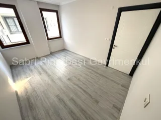 SABRİ PINARBAŞI'daN ALTINKUM'da SATILIK YÜKSEK GİRİŞ ÖNCEPHE 2+1 DAİRE