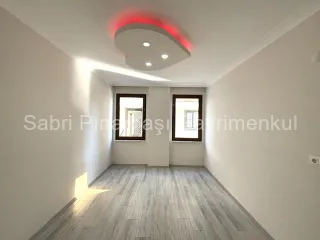 SABRİ PINARBAŞI'daN ALTINKUM'da SATILIK YÜKSEK GİRİŞ ÖNCEPHE 2+1 DAİRE