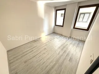 SABRİ PINARBAŞI'daN ALTINKUM'da SATILIK YÜKSEK GİRİŞ ÖNCEPHE 2+1 DAİRE