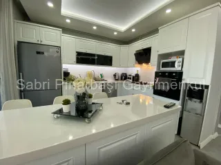 SABRİ PINARBAŞI'dan EDREMİT'te SATILIK LÜKS DAİRE