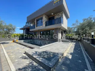SABRİ PINARBAŞI'dan GÜRE'de SATILIK TEK SIFIR MÜSTAKİL HAVUZLU VİLLA