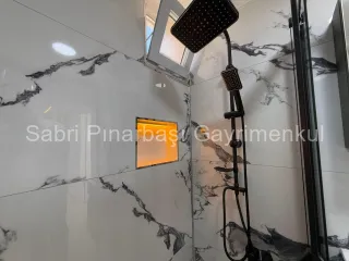 SABRİ PINARBAŞI'dan AKÇAY MERKEZ'de SATILIK FULL YAPILI 2+1 DAİRE
