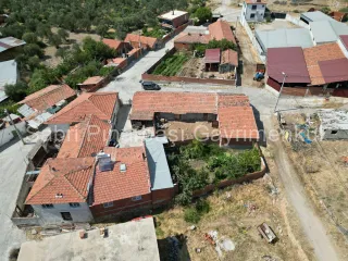 SABRİ PINARBAŞI'ndan HAVRAN ÇAMDİBİ'nde SATILIK 556m2 ARSA İÇİNDE KÖY EVİ