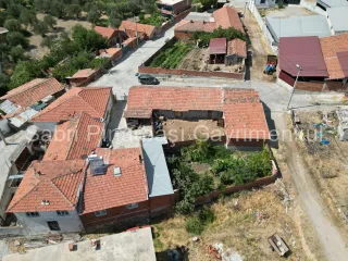SABRİ PINARBAŞI'ndan HAVRAN ÇAMDİBİ'nde SATILIK 556m2 ARSA İÇİNDE KÖY EVİ