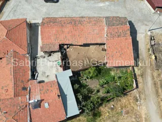 SABRİ PINARBAŞI'ndan HAVRAN ÇAMDİBİ'nde SATILIK 556m2 ARSA İÇİNDE KÖY EVİ
