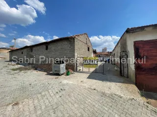 SABRİ PINARBAŞI'ndan HAVRAN ÇAMDİBİ'nde SATILIK 556m2 ARSA İÇİNDE KÖY EVİ