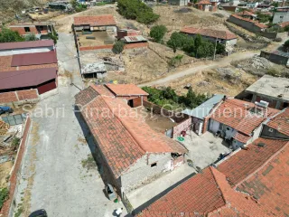 SABRİ PINARBAŞI'ndan HAVRAN ÇAMDİBİ'nde SATILIK 556m2 ARSA İÇİNDE KÖY EVİ