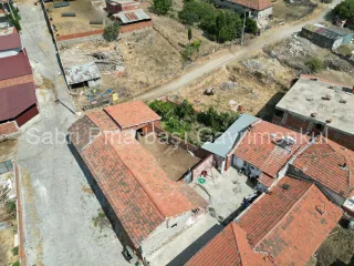 SABRİ PINARBAŞI'ndan HAVRAN ÇAMDİBİ'nde SATILIK 556m2 ARSA İÇİNDE KÖY EVİ