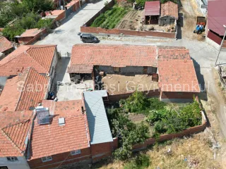 SABRİ PINARBAŞI'ndan HAVRAN ÇAMDİBİ'nde SATILIK 556m2 ARSA İÇİNDE KÖY EVİ