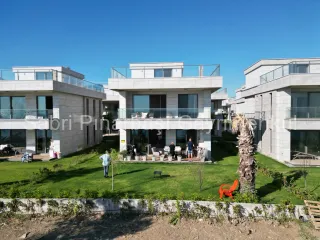SABRİ PINARBAŞI'dan ALTINOLUK'ta SATILIK DENİZ'e SIFIR VİLLA
