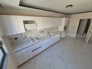 SABRİ PINARBAŞI'dan ÖNCEPHE AYRI MUTFAK 2+1 SIFIR DAİRE