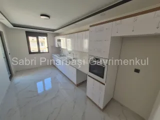 SABRİ PINARBAŞI'dan ÖNCEPHE AYRI MUTFAK 2+1 SIFIR DAİRE