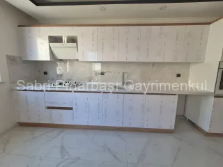 SABRİ PINARBAŞI'dan ÖNCEPHE AYRI MUTFAK 2+1 SIFIR DAİRE