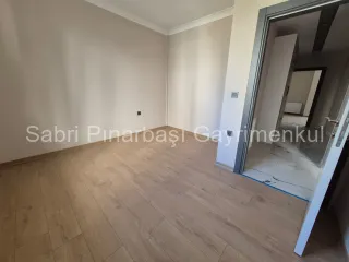 SABRİ PINARBAŞI'dan ALTINKUM'da SATILIK ÖNCEPHE YÜKSEK GİRİŞ 2+1 DAİRE