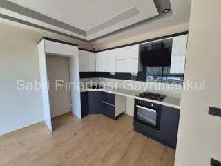 SABRİ PINARBAŞI'dan ALTINKUM'da SATILIK ÖNCEPHE YÜKSEK GİRİŞ 2+1 DAİRE