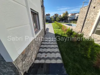 SABRİ PINARBAŞI GAYRİMENKUL'den AKÇAY'da SATILIK SIFIR TEK MÜSTAKİL HAVUZLU VİLLA