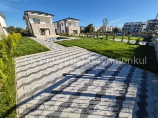 SABRİ PINARBAŞI GAYRİMENKUL'den AKÇAY'da SATILIK SIFIR TEK MÜSTAKİL HAVUZLU VİLLA