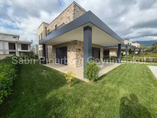 SABRİ PINARBAŞI'dan GÜRE'de ULTRA LÜKS SATILIK TEK MÜSTAKİL HAVUZLU VİLLA