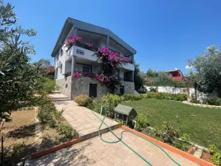 ALTINOLUK 'ta 1350 M2 ARSA İÇERİSİNDE SATILIK MÜSTAKİL VİLLA