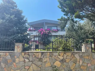 ALTINOLUK 'ta 1350 M2 ARSA İÇERİSİNDE SATILIK MÜSTAKİL VİLLA