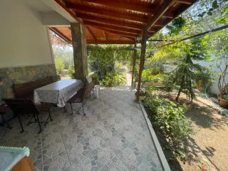 ALTINOLUK 'ta 1350 M2 ARSA İÇERİSİNDE SATILIK MÜSTAKİL VİLLA