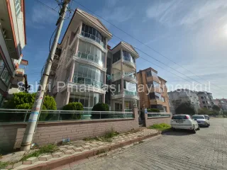 SABRİ PINARBAŞI'dan AKÇAY'da SATILIK GENİŞ ÖNCEPHE 3+1 DAİRE