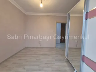SABRİ PINARBAŞI'dan AKÇAY'da SATILIK GENİŞ ÖNCEPHE 3+1 DAİRE
